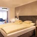 Glanz & Glory Hotel Hotel 4*