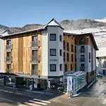 Glanz & Glory Hotel 4* 솔덴