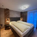 Hotel Glanz & Glory