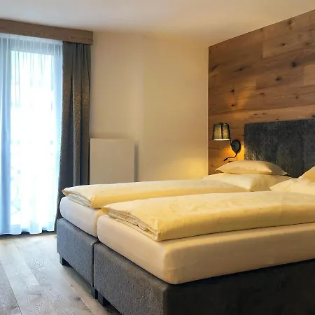 Glanz & Glory Отель 4*