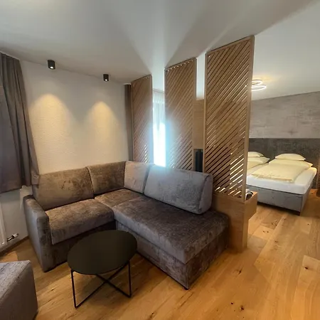 Glanz & Glory Ξενοδοχείο 4*