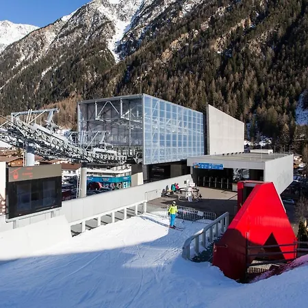 Glanz & Glory Hotel 4*