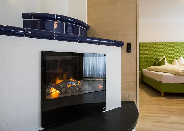 Glanz & Glory Hotel 4*