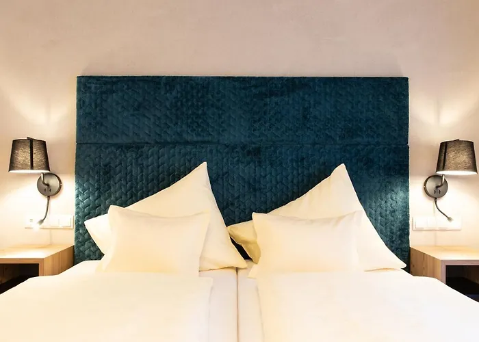 Glanz & Glory Hotel Hotel 4*