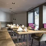 Glanz & Glory Hotel Зёльден